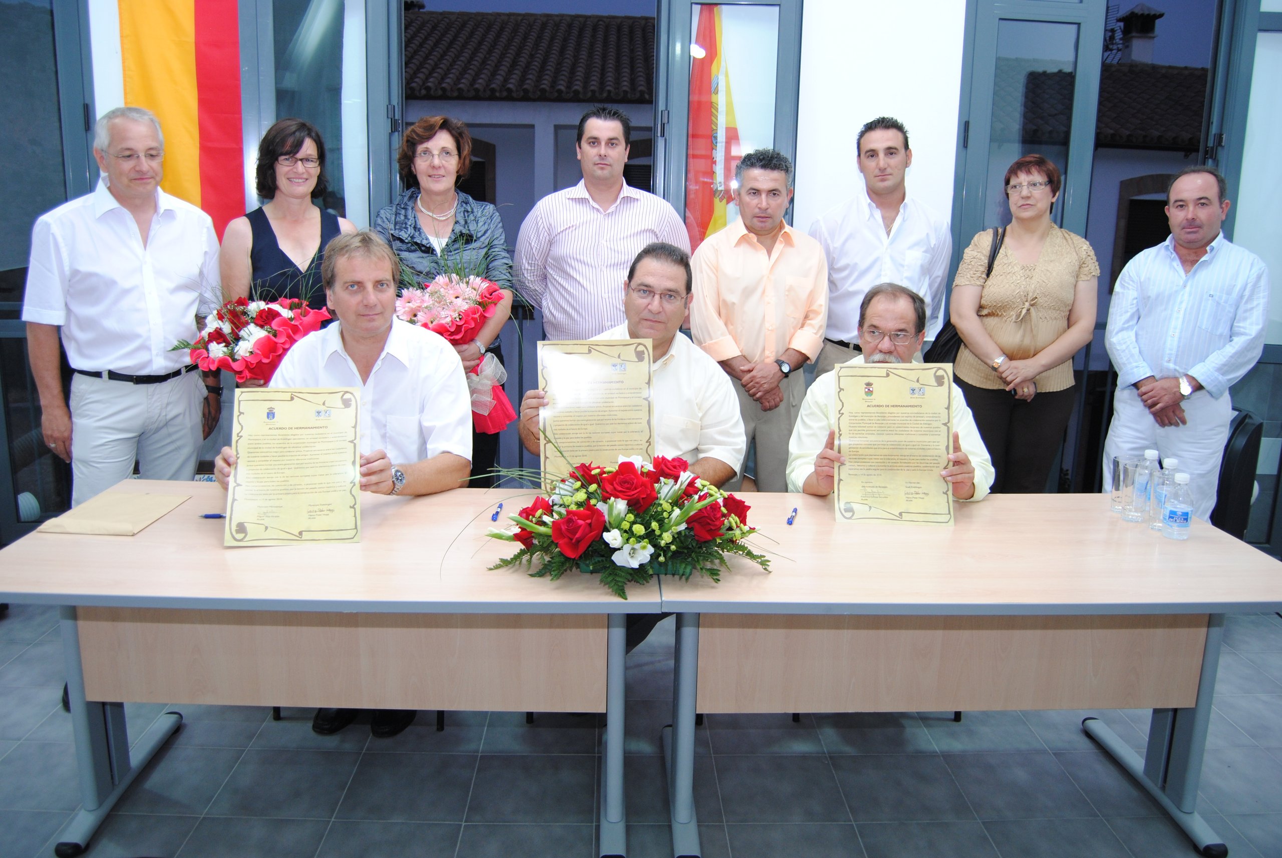 Unterzeichnung der Partnerschaftsurkunde im Rahmen eines Empfanges in Montejaque